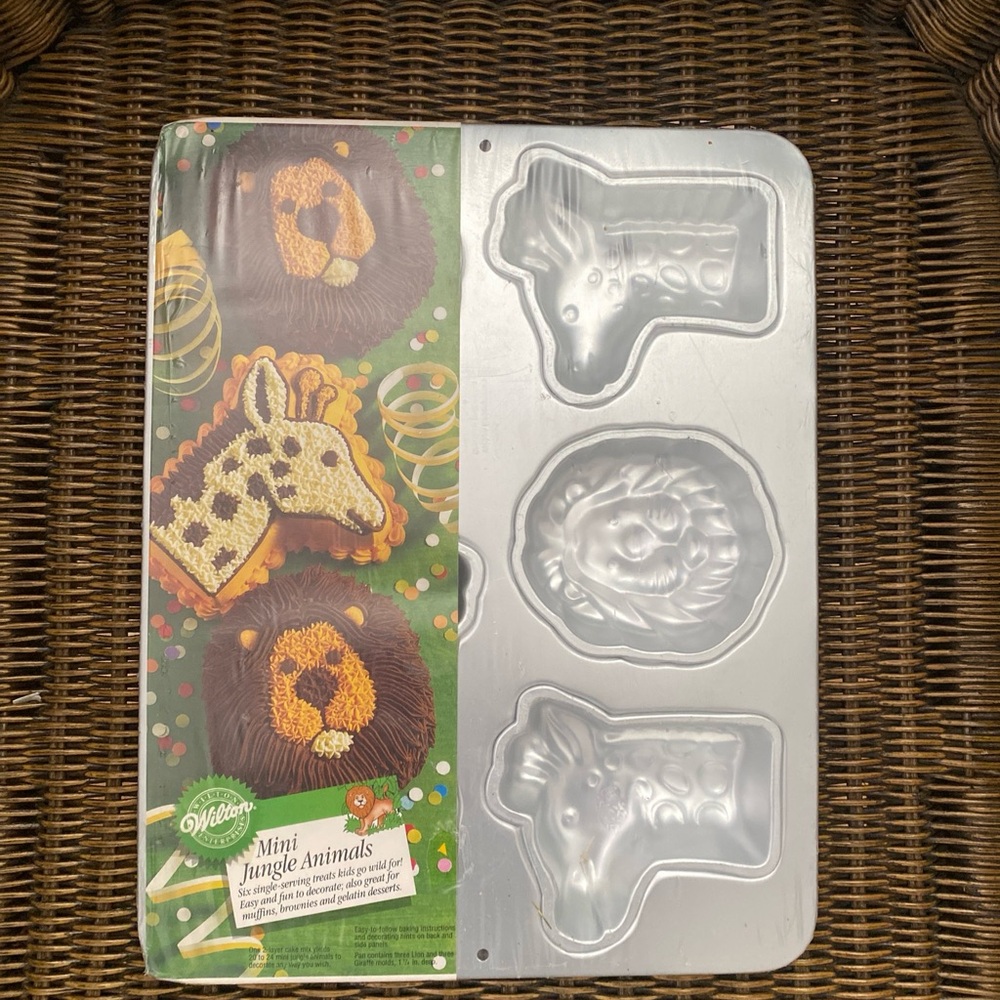 Wilton Mini Jungle Animals Cookie Cake Treat Pan 6 Cavity New in Packaging bake